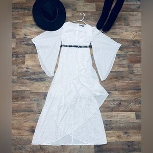 Elegant White Maxi Dress with Bell Sleeves